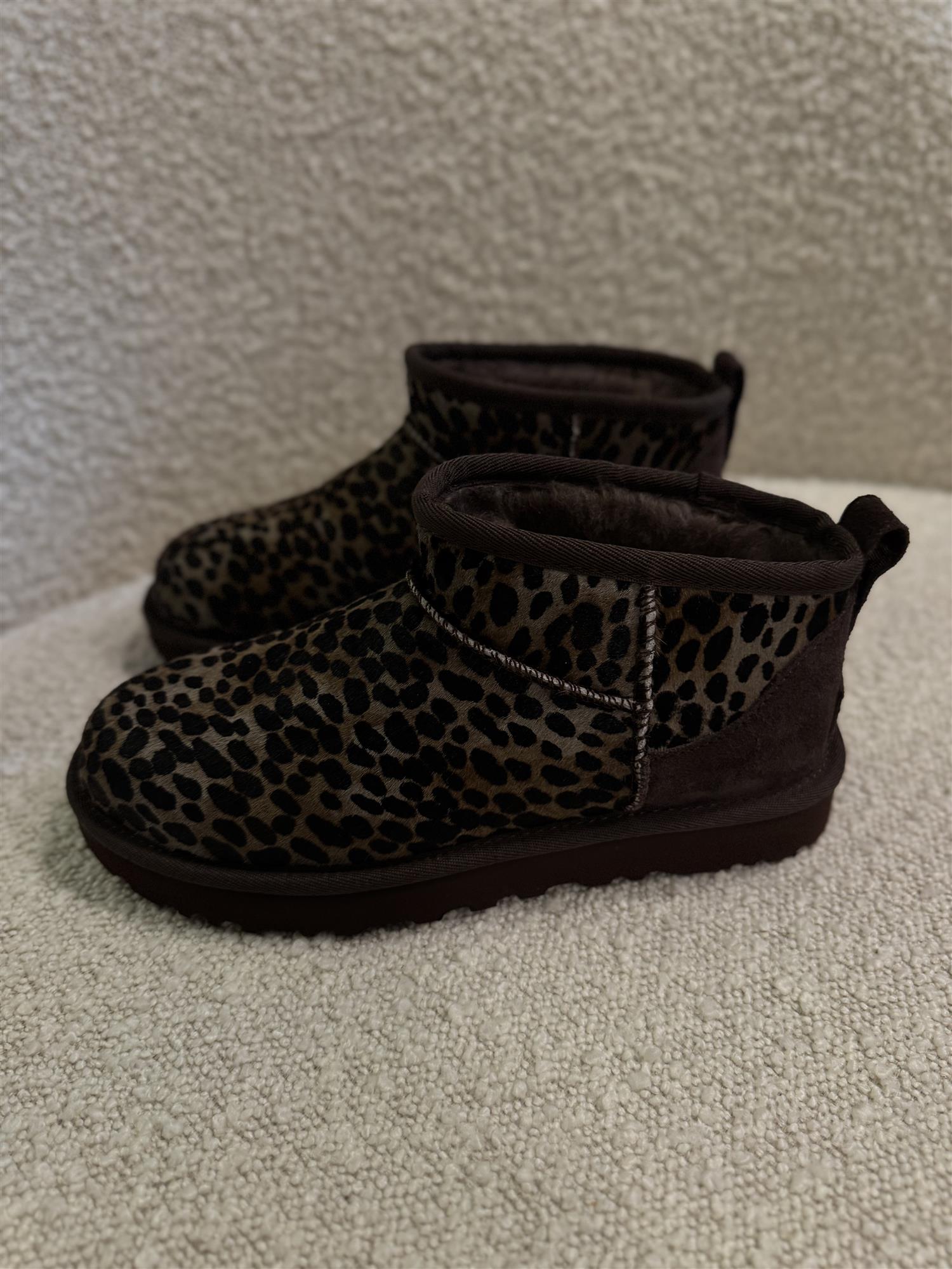 W Classic Ultra Mini Caspian Burnt Cedar