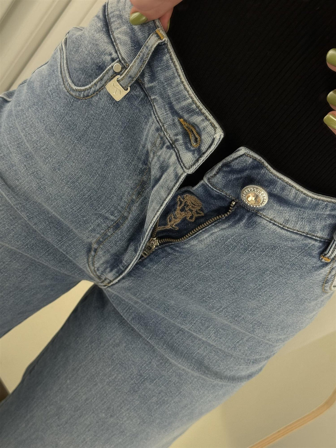 Viola Denim Bleach