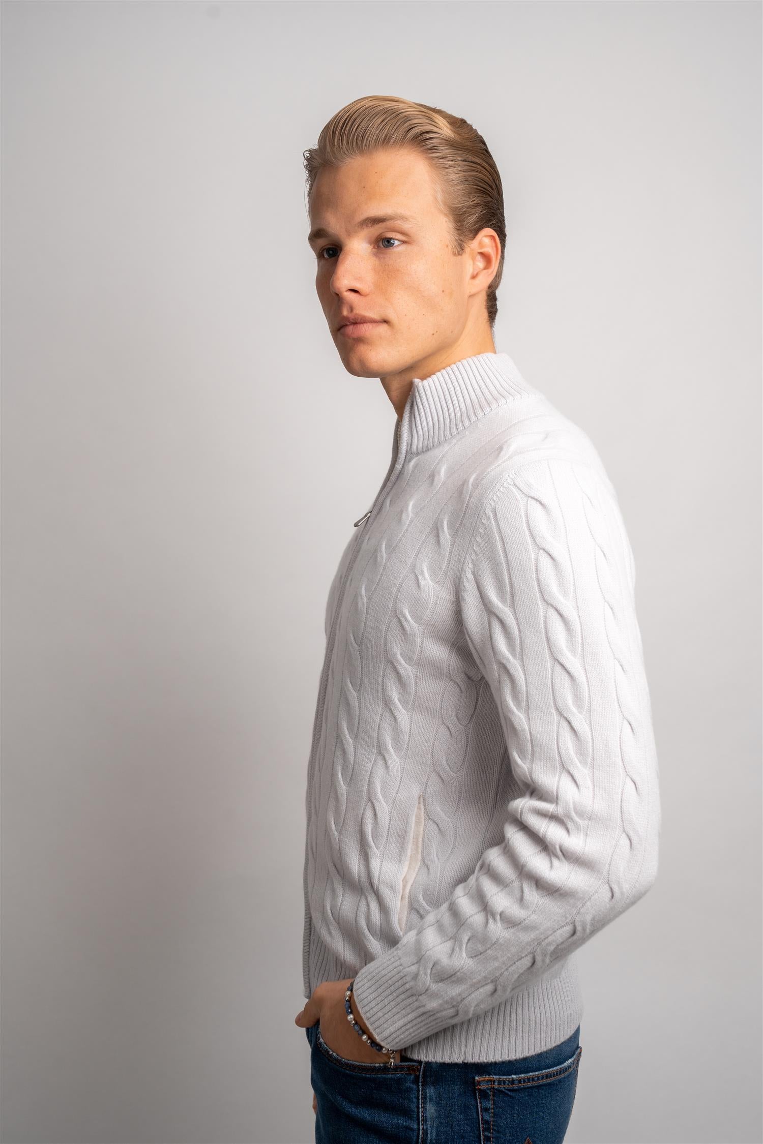 Cable Knitted Cashmere - Grey