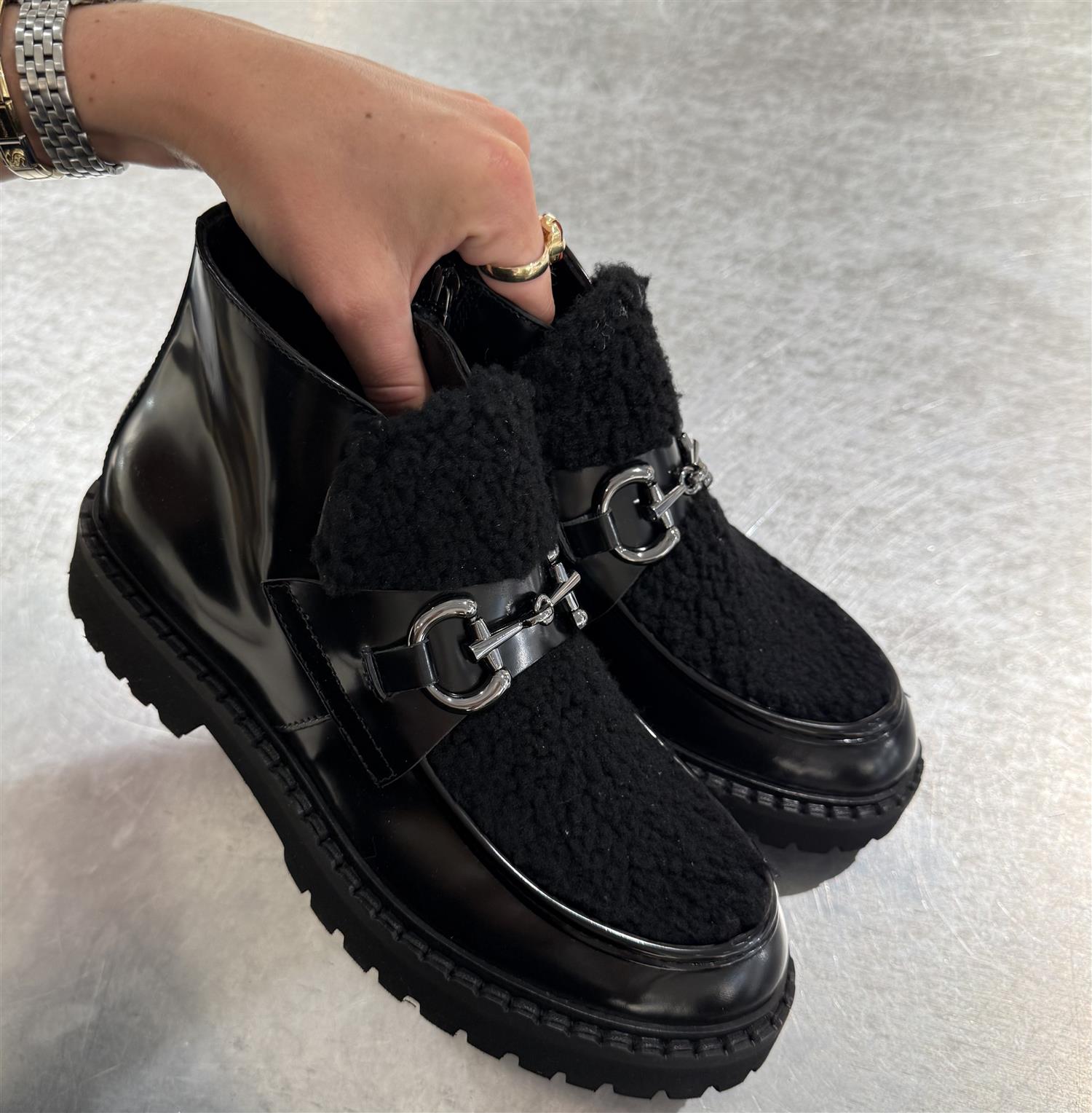 Shearling high loafer black