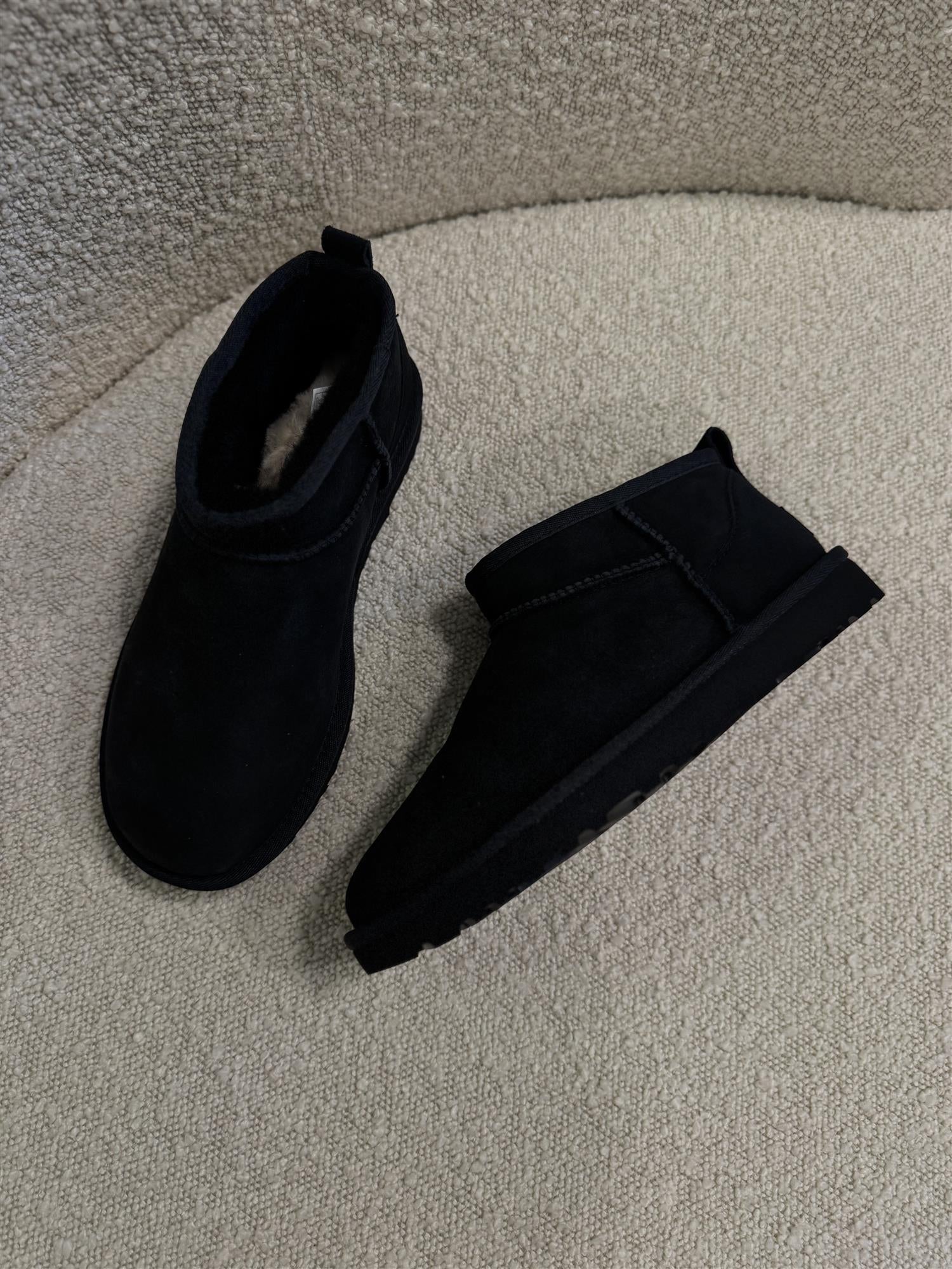 W Classic Ultra Mini Black