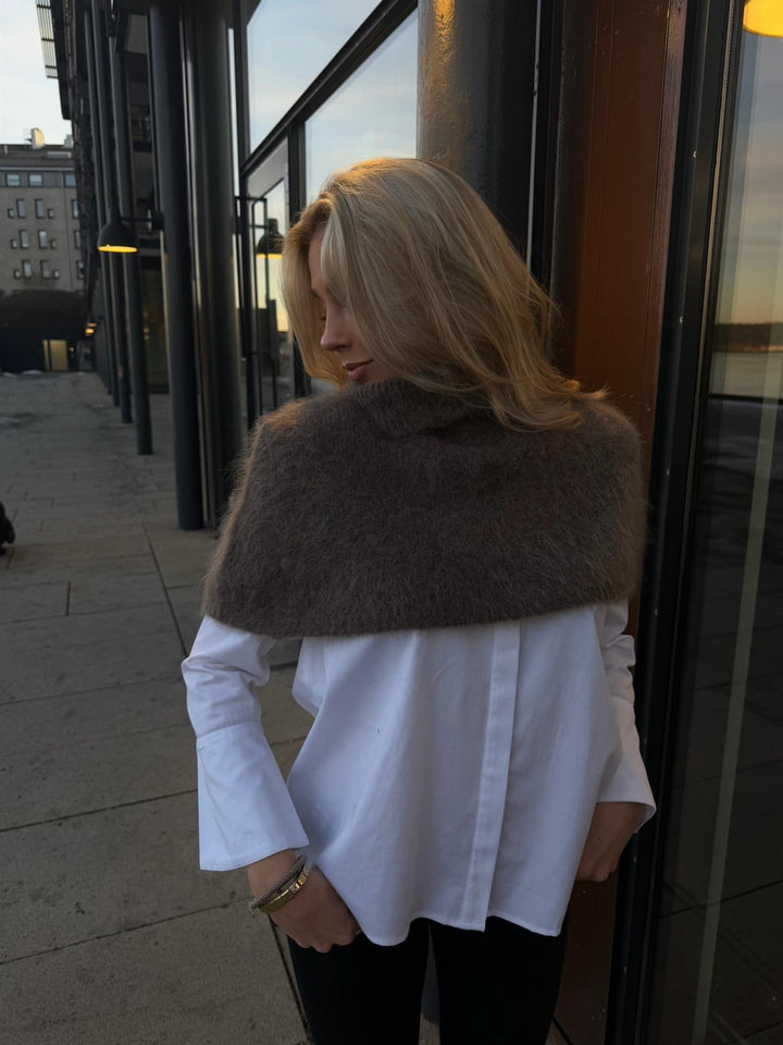 Sylvia Chunky Neck