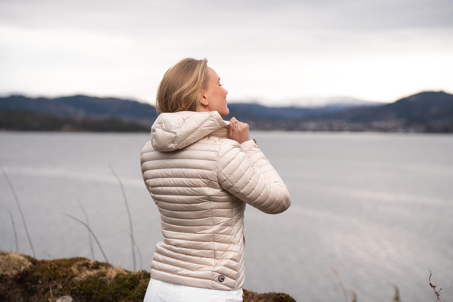 Quilted jacket with hood Porcelain
