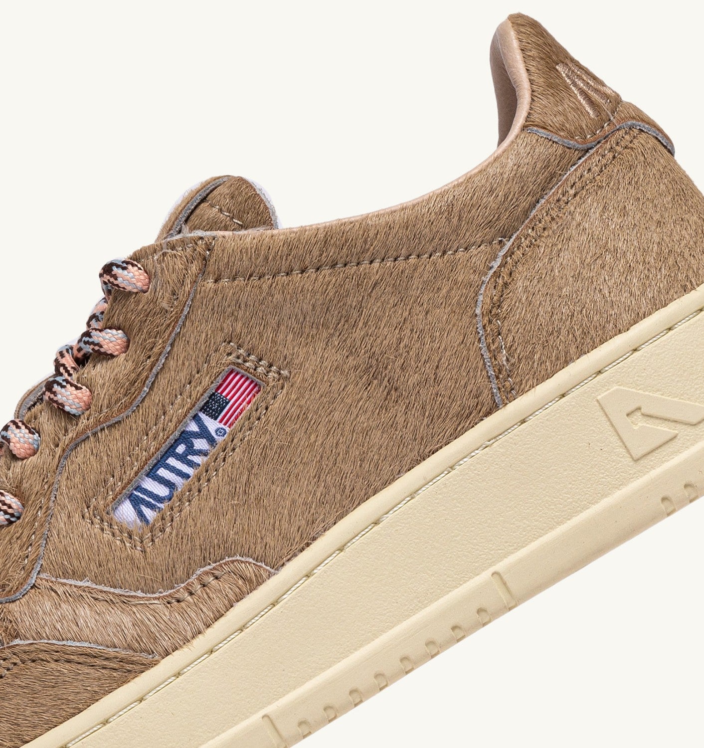 Medalist Low Man - Pony / Laces Beige