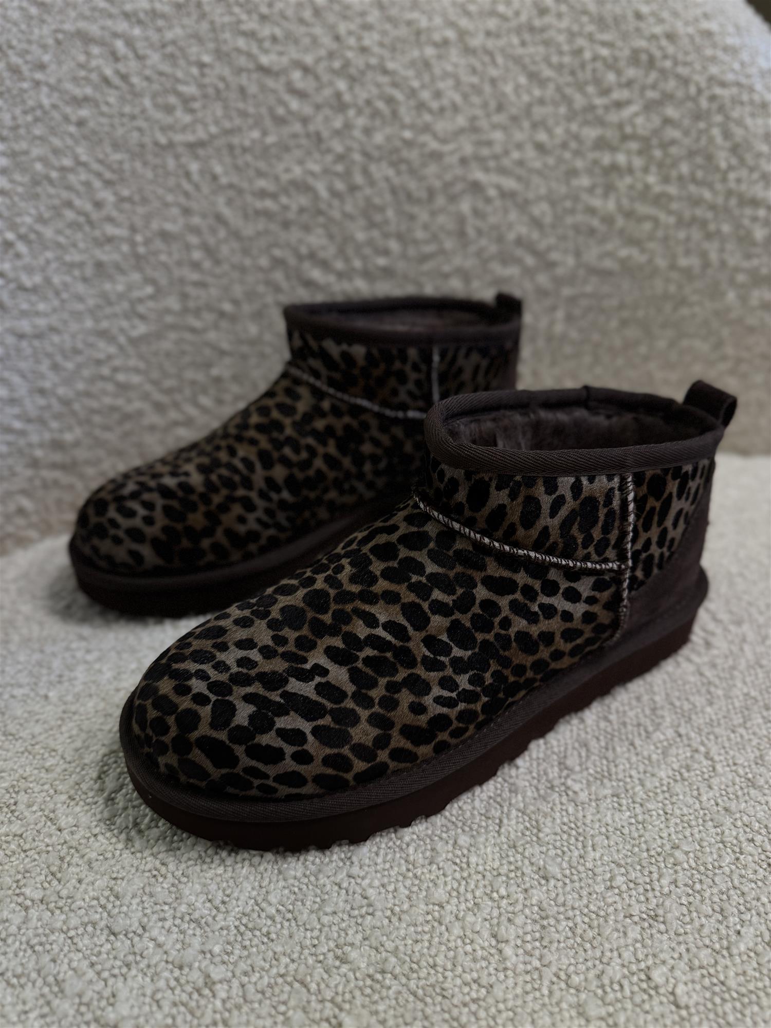 W Classic Ultra Mini Caspian Burnt Cedar