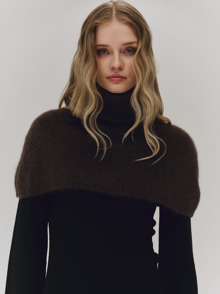 Sylvia Chunky Neck Dark Brown