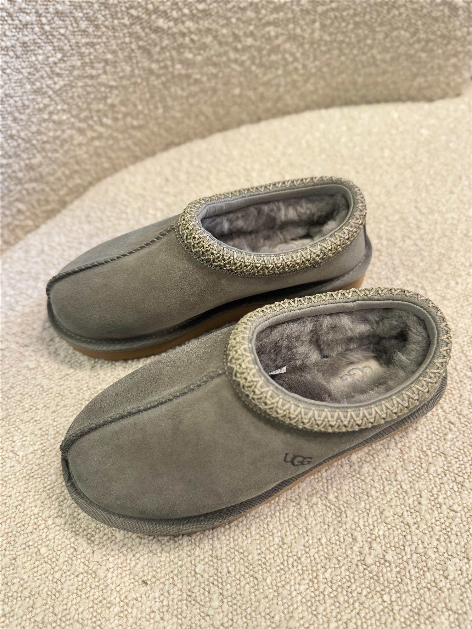 W Tasman - Moss Green