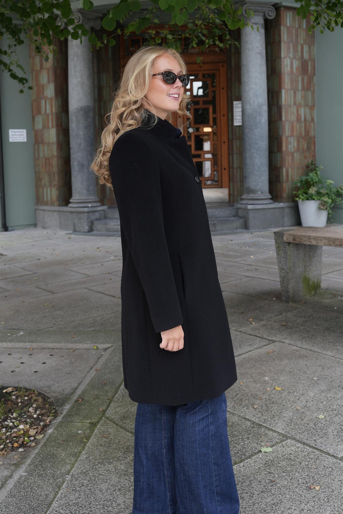 Classic Coat – Black