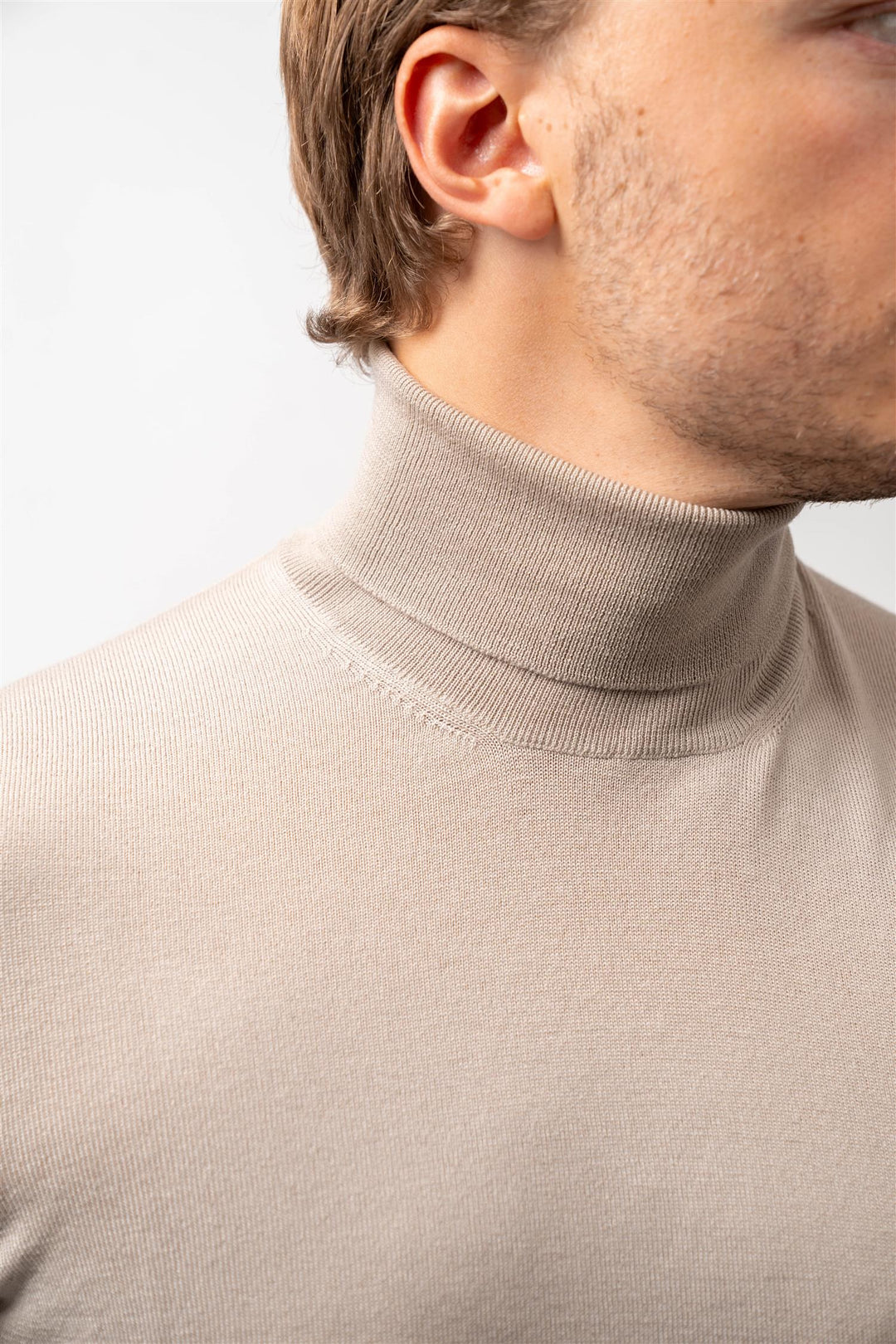 Turtle Neck Virgin Wool - Beige