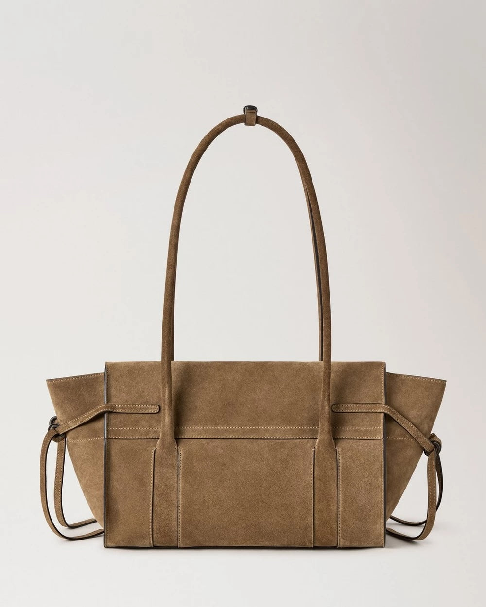 Detaljbilde av semsket skinn på Mulberry Small Soft Bayswater i Salcombe Sand