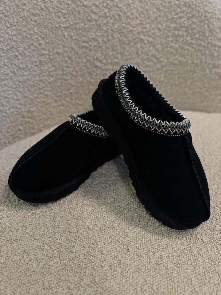 W Tasman Black