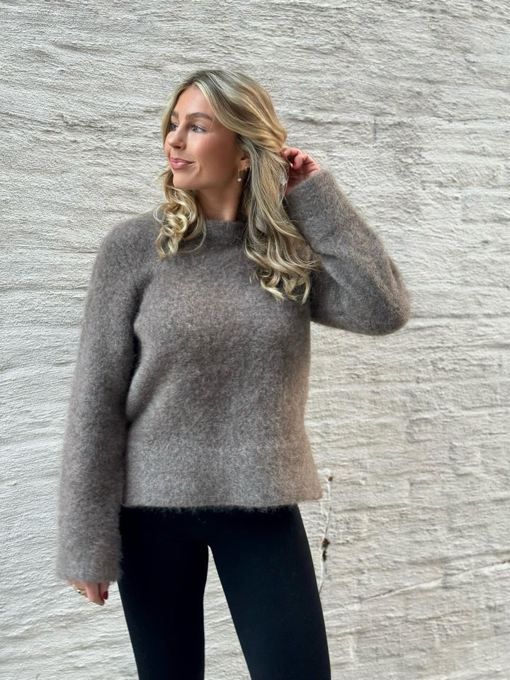 MAYA CHUNKY SWEATER