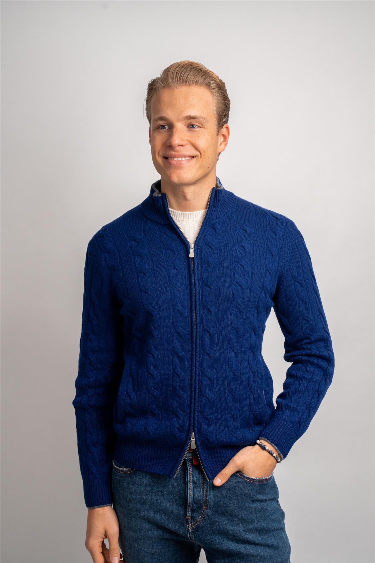 Cable Knitted Cashmere - Navy