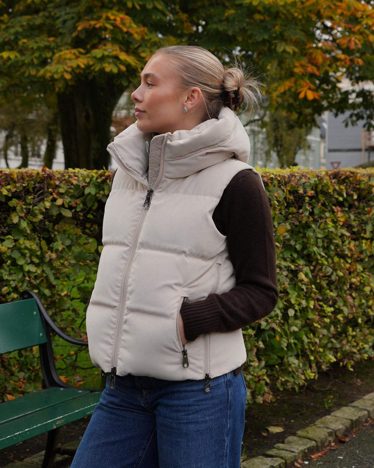 Val Cenis Short Vest Cord – Sand