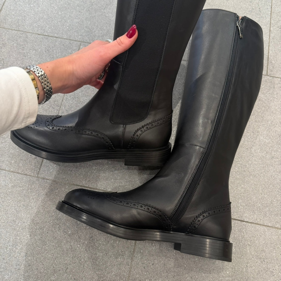 Classic Boot Broque