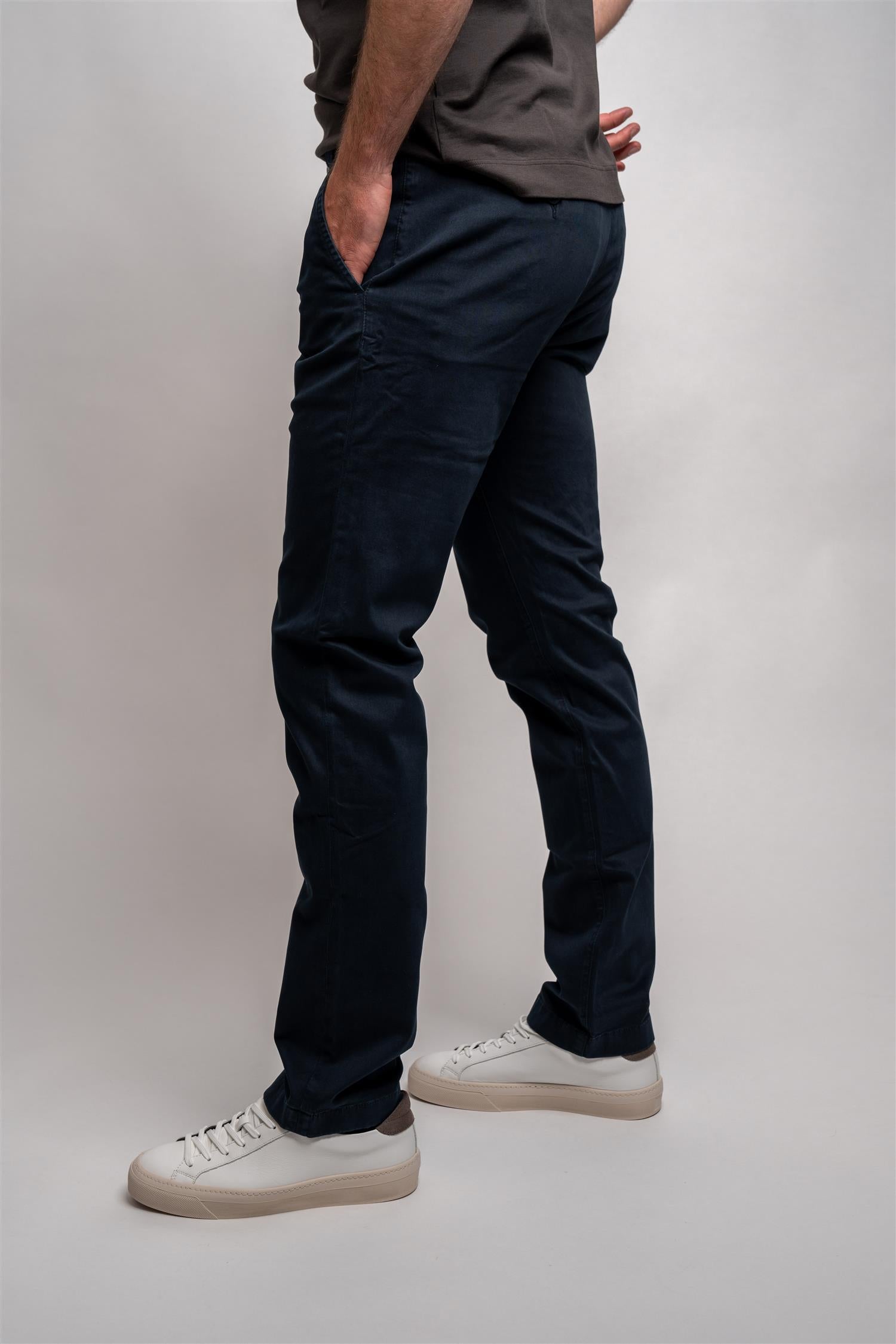 Bobby Chinos - Navy