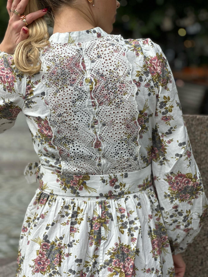 Decorated Poplin Belt Dress