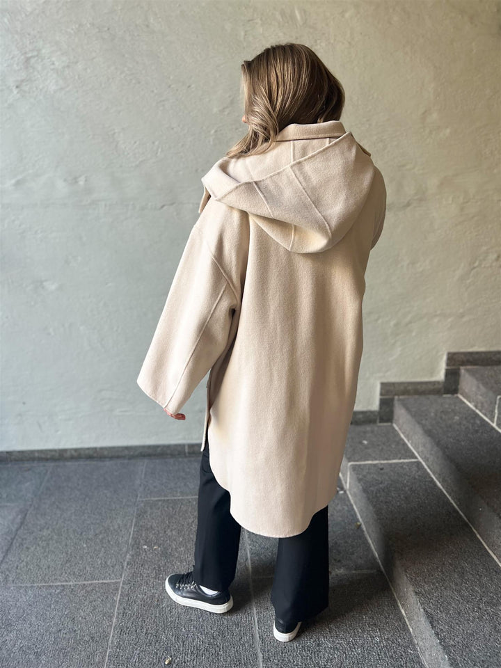 Afterski Bonded Wool Poncho Jacket